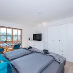 Modern & With A View דירה *