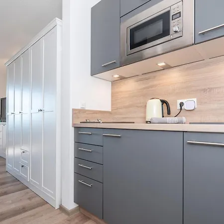 公寓 Modern & With A View *